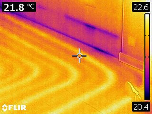 Leakage detection - thermography in an underfloor heating system